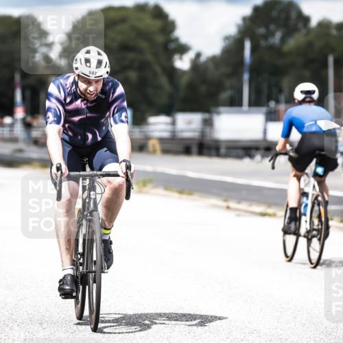 16.08.2026 - KN Förde Triathlon 2026 H.Heesch http://msf.ph/oto/9985489 16.08.2026 13:05:23 Radfahren 511, 579, 587 meine-sportfotos.de