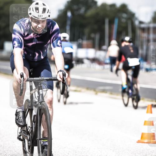 16.08.2026 - KN Förde Triathlon 2026 H.Heesch http://msf.ph/oto/9985497 16.08.2026 13:05:23 Radfahren 511, 579, 587 meine-sportfotos.de