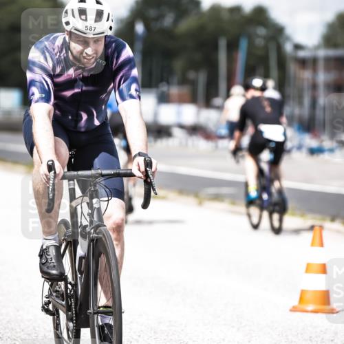 16.08.2026 - KN Förde Triathlon 2026 H.Heesch http://msf.ph/oto/9985498 16.08.2026 13:05:23 Radfahren 511, 579, 587 meine-sportfotos.de