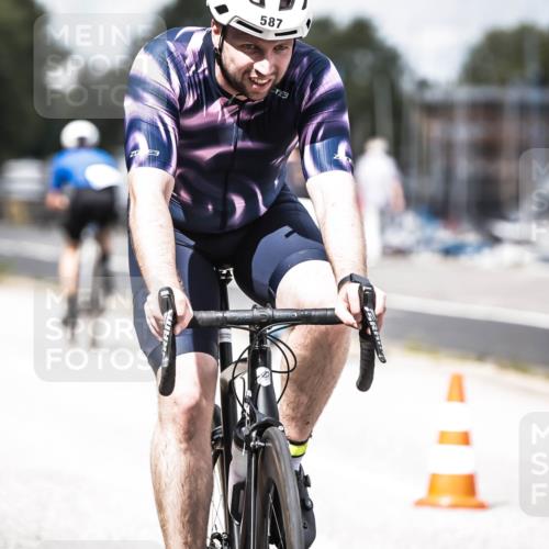 16.08.2026 - KN Förde Triathlon 2026 H.Heesch http://msf.ph/oto/9985503 16.08.2026 13:05:23 Radfahren 511, 579, 587 meine-sportfotos.de