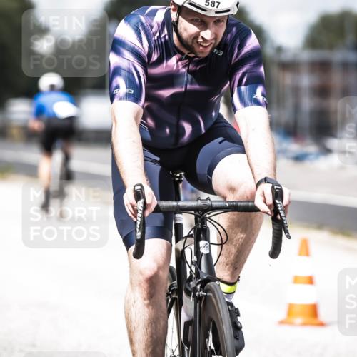 16.08.2026 - KN Förde Triathlon 2026 H.Heesch http://msf.ph/oto/9985504 16.08.2026 13:05:23 Radfahren 511, 579, 587 meine-sportfotos.de