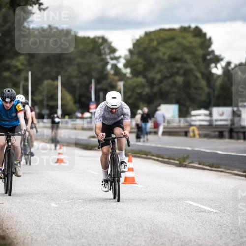 16.08.2026 - KN Förde Triathlon 2026 H.Heesch http://msf.ph/oto/9985585 16.08.2026 13:06:05 Radfahren 535, 542, 567, 586, 609, 715, 745 meine-sportfotos.de