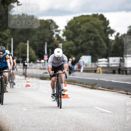 16.08.2026 - KN Förde Triathlon 2026 H.Heesch http://msf.ph/oto/9985586 16.08.2026 13:06:05 Radfahren 535, 542, 567, 586, 609, 715, 745 meine-sportfotos.de