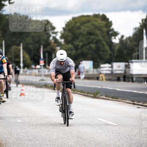 16.08.2026 - KN Förde Triathlon 2026 H.Heesch http://msf.ph/oto/9985591 16.08.2026 13:06:05 Radfahren 535, 542, 567, 586, 609, 715, 745 meine-sportfotos.de