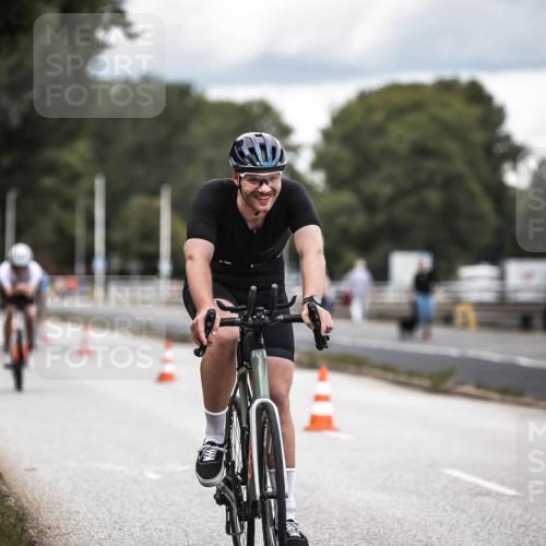 16.08.2026 - KN Förde Triathlon 2026 H.Heesch http://msf.ph/oto/9985626 16.08.2026 13:06:11 Radfahren 514, 535, 567, 585, 591, 715 meine-sportfotos.de
