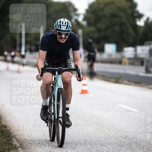 16.08.2026 - KN Förde Triathlon 2026 H.Heesch http://msf.ph/oto/9985680 16.08.2026 13:06:25 Radfahren 515, 527, 561, 580, 600, 709, 713, 714, 721, 725 meine-sportfotos.de