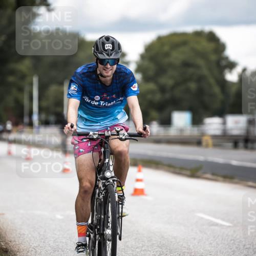 16.08.2026 - KN Förde Triathlon 2026 H.Heesch http://msf.ph/oto/9985693 16.08.2026 13:06:29 Radfahren 527, 580, 709, 725 meine-sportfotos.de