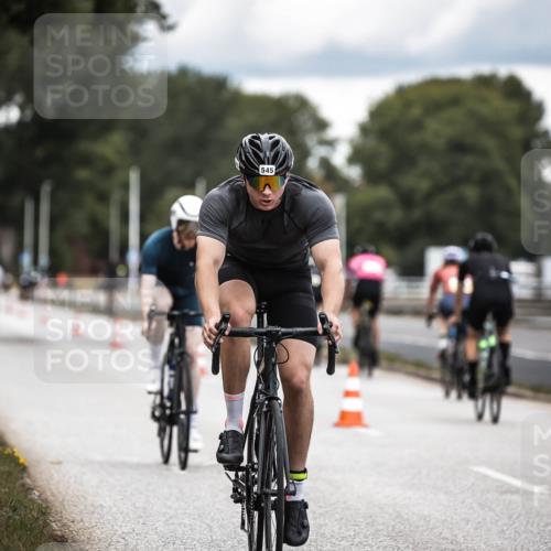 16.08.2026 - KN Förde Triathlon 2026 H.Heesch http://msf.ph/oto/9985702 16.08.2026 13:06:35 Radfahren 545, 571 meine-sportfotos.de