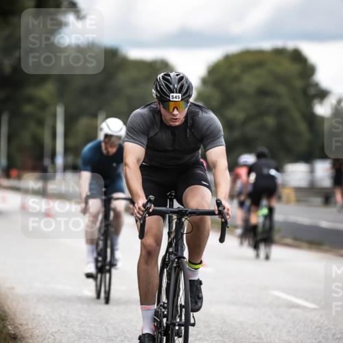 16.08.2026 - KN Förde Triathlon 2026 H.Heesch http://msf.ph/oto/9985706 16.08.2026 13:06:35 Radfahren 545, 571 meine-sportfotos.de