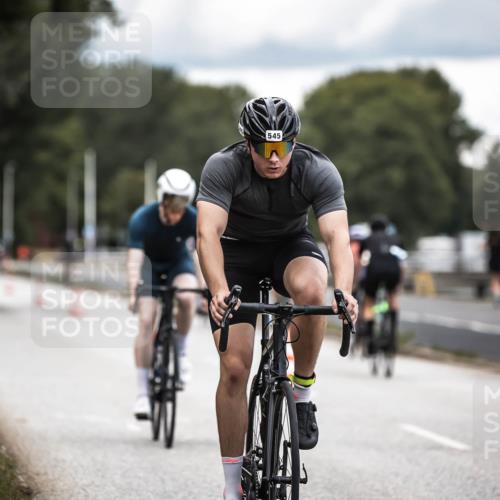 16.08.2026 - KN Förde Triathlon 2026 H.Heesch http://msf.ph/oto/9985707 16.08.2026 13:06:35 Radfahren 545, 571 meine-sportfotos.de