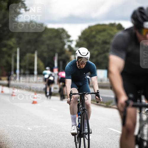 16.08.2026 - KN Förde Triathlon 2026 H.Heesch http://msf.ph/oto/9985709 16.08.2026 13:06:35 Radfahren 545, 571 meine-sportfotos.de