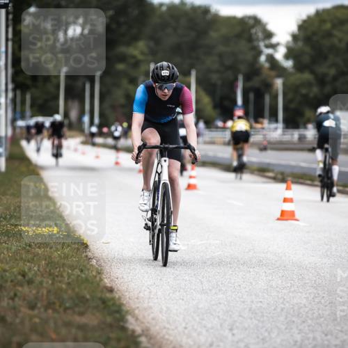 16.08.2026 - KN Förde Triathlon 2026 H.Heesch http://msf.ph/oto/9985795 16.08.2026 13:07:09 Radfahren 509, 543, 704, 727 meine-sportfotos.de