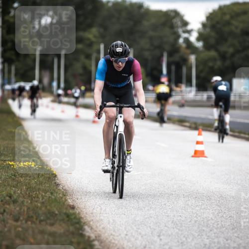 16.08.2026 - KN Förde Triathlon 2026 H.Heesch http://msf.ph/oto/9985798 16.08.2026 13:07:09 Radfahren 509, 543, 704, 727 meine-sportfotos.de