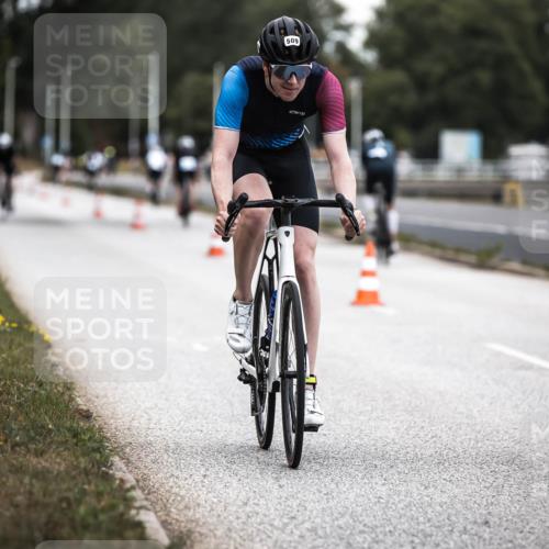 16.08.2026 - KN Förde Triathlon 2026 H.Heesch http://msf.ph/oto/9985807 16.08.2026 13:07:10 Radfahren 507, 509, 543, 704, 727 meine-sportfotos.de