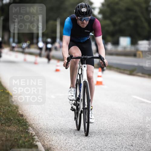 16.08.2026 - KN Förde Triathlon 2026 H.Heesch http://msf.ph/oto/9985809 16.08.2026 13:07:10 Radfahren 507, 509, 543, 704, 727 meine-sportfotos.de
