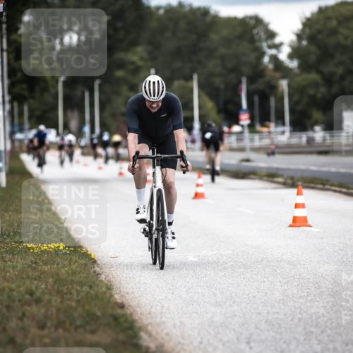 16.08.2026 - KN Förde Triathlon 2026 H.Heesch http://msf.ph/oto/9985835 16.08.2026 13:07:18 Radfahren 507, 724, 740 meine-sportfotos.de