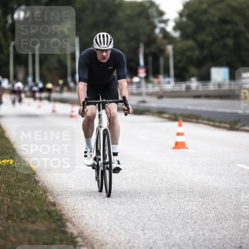 16.08.2026 - KN Förde Triathlon 2026 H.Heesch http://msf.ph/oto/9985843 16.08.2026 13:07:19 Radfahren 724, 740 meine-sportfotos.de