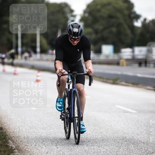 16.08.2026 - KN Förde Triathlon 2026 H.Heesch http://msf.ph/oto/9985894 16.08.2026 13:07:34 Radfahren 196, 513, 592, 711 meine-sportfotos.de