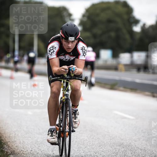 16.08.2026 - KN Förde Triathlon 2026 H.Heesch http://msf.ph/oto/9985914 16.08.2026 13:07:39 Radfahren 524, 592, 711 meine-sportfotos.de