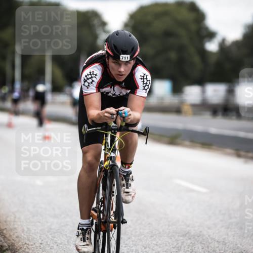 16.08.2026 - KN Förde Triathlon 2026 H.Heesch http://msf.ph/oto/9985916 16.08.2026 13:07:39 Radfahren 524, 592, 711 meine-sportfotos.de