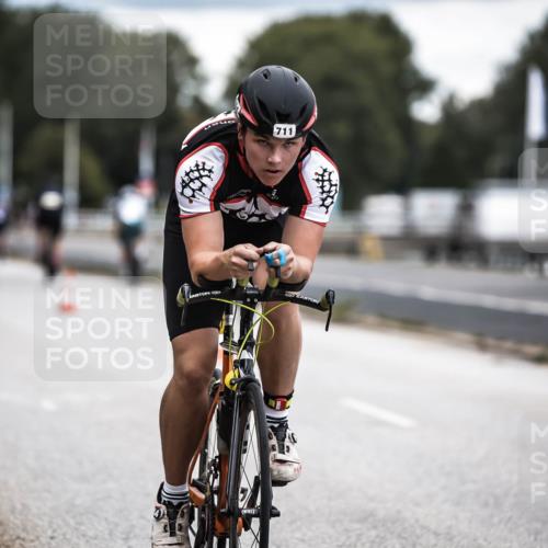 16.08.2026 - KN Förde Triathlon 2026 H.Heesch http://msf.ph/oto/9985918 16.08.2026 13:07:39 Radfahren 524, 592, 711 meine-sportfotos.de