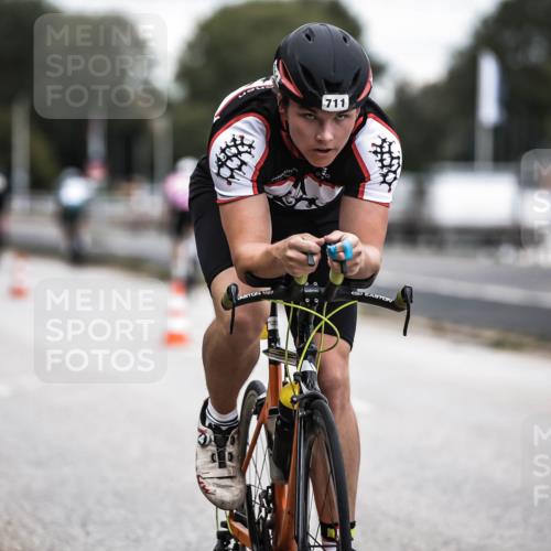 16.08.2026 - KN Förde Triathlon 2026 H.Heesch http://msf.ph/oto/9985922 16.08.2026 13:07:39 Radfahren 524, 592, 711 meine-sportfotos.de