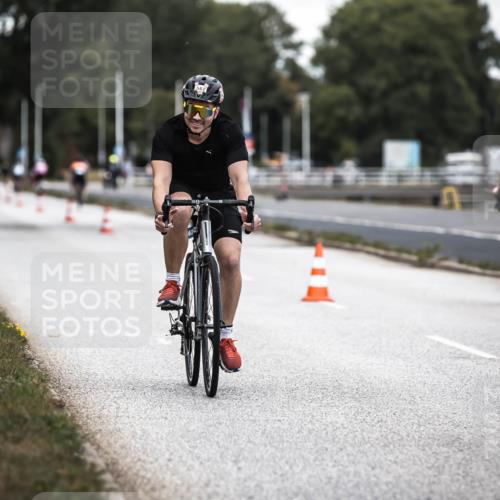 16.08.2026 - KN Förde Triathlon 2026 H.Heesch http://msf.ph/oto/9985985 16.08.2026 13:07:55 Radfahren 562, 594, 603, 738 meine-sportfotos.de