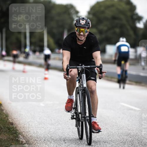 16.08.2026 - KN Förde Triathlon 2026 H.Heesch http://msf.ph/oto/9985998 16.08.2026 13:07:55 Radfahren 562, 594, 603, 738 meine-sportfotos.de