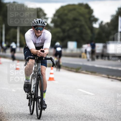 16.08.2026 - KN Förde Triathlon 2026 H.Heesch http://msf.ph/oto/9986010 16.08.2026 13:08:00 Radfahren 566, 738 meine-sportfotos.de