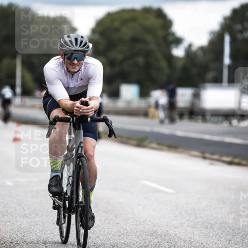 16.08.2026 - KN Förde Triathlon 2026 H.Heesch http://msf.ph/oto/9986013 16.08.2026 13:08:01 Radfahren 566, 579, 738 meine-sportfotos.de