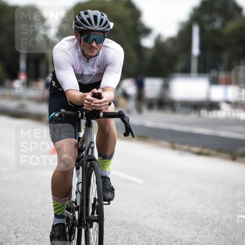 16.08.2026 - KN Förde Triathlon 2026 H.Heesch http://msf.ph/oto/9986019 16.08.2026 13:08:01 Radfahren 566, 579, 738 meine-sportfotos.de