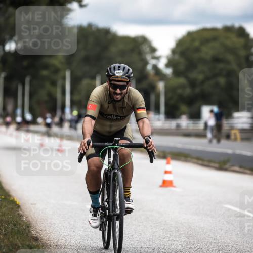 16.08.2026 - KN Förde Triathlon 2026 H.Heesch http://msf.ph/oto/9986050 16.08.2026 13:08:09 Radfahren 565, 579, 710, 732 meine-sportfotos.de