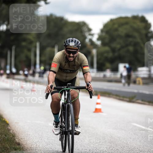 16.08.2026 - KN Förde Triathlon 2026 H.Heesch http://msf.ph/oto/9986051 16.08.2026 13:08:10 Radfahren 565, 710, 732 meine-sportfotos.de