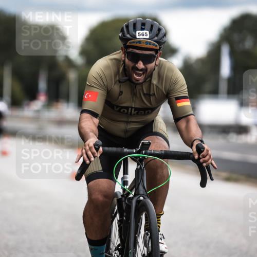 16.08.2026 - KN Förde Triathlon 2026 H.Heesch http://msf.ph/oto/9986065 16.08.2026 13:08:10 Radfahren 565, 710, 732 meine-sportfotos.de