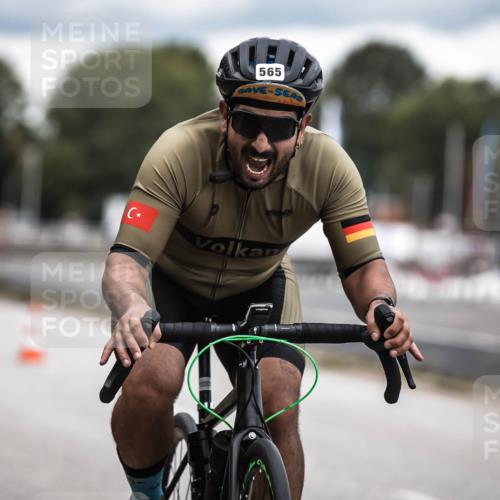 16.08.2026 - KN Förde Triathlon 2026 H.Heesch http://msf.ph/oto/9986068 16.08.2026 13:08:10 Radfahren 565, 710, 732 meine-sportfotos.de