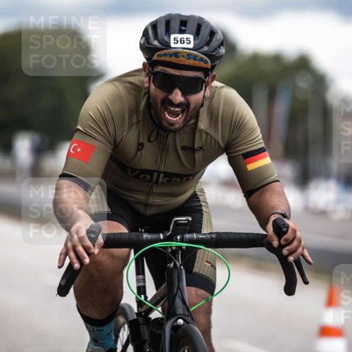 16.08.2026 - KN Förde Triathlon 2026 H.Heesch http://msf.ph/oto/9986070 16.08.2026 13:08:10 Radfahren 565, 710, 732 meine-sportfotos.de