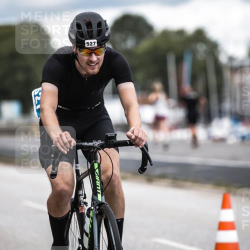 16.08.2026 - KN Förde Triathlon 2026 H.Heesch http://msf.ph/oto/9986132 16.08.2026 13:08:45 Radfahren 527, 586, 598 meine-sportfotos.de