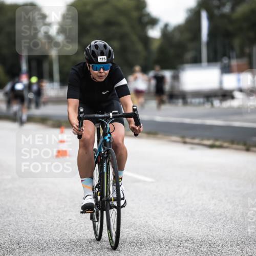 16.08.2026 - KN Förde Triathlon 2026 H.Heesch http://msf.ph/oto/9986146 16.08.2026 13:08:53 Radfahren 581, 600, 713, 714, 716, 725 meine-sportfotos.de