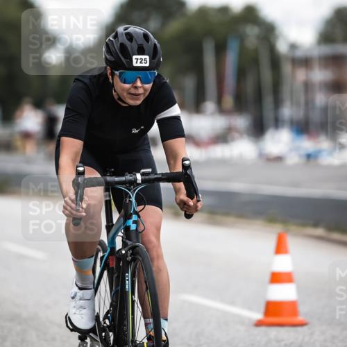 16.08.2026 - KN Förde Triathlon 2026 H.Heesch http://msf.ph/oto/9986156 16.08.2026 13:08:54 Radfahren 581, 600, 713, 714, 716, 725 meine-sportfotos.de
