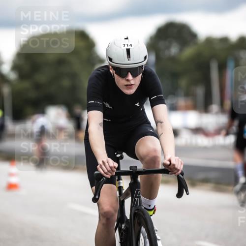 16.08.2026 - KN Förde Triathlon 2026 H.Heesch http://msf.ph/oto/9986177 16.08.2026 13:08:57 Radfahren 591, 600, 713, 714, 725 meine-sportfotos.de