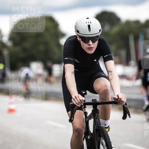 16.08.2026 - KN Förde Triathlon 2026 H.Heesch http://msf.ph/oto/9986178 16.08.2026 13:08:57 Radfahren 591, 600, 713, 714, 725 meine-sportfotos.de