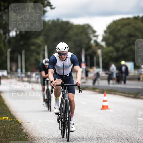16.08.2026 - KN Förde Triathlon 2026 H.Heesch http://msf.ph/oto/9986230 16.08.2026 13:09:12 Radfahren 505, 519, 520, 522, 525, 551, 746 meine-sportfotos.de
