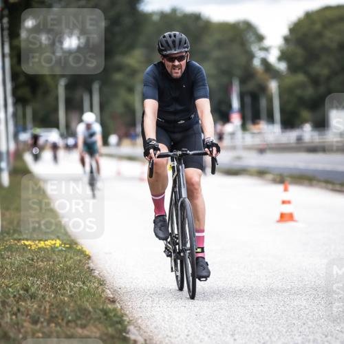 16.08.2026 - KN Förde Triathlon 2026 H.Heesch http://msf.ph/oto/9986325 16.08.2026 13:09:49 Radfahren 553, 605, 735 meine-sportfotos.de