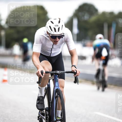 16.08.2026 - KN Förde Triathlon 2026 H.Heesch http://msf.ph/oto/9986345 16.08.2026 13:09:59 Radfahren 524, 701, 738 meine-sportfotos.de