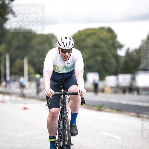 16.08.2026 - KN Förde Triathlon 2026 H.Heesch http://msf.ph/oto/9986365 16.08.2026 13:10:06 Radfahren 504, 524, 594, 595, 704, 743 meine-sportfotos.de