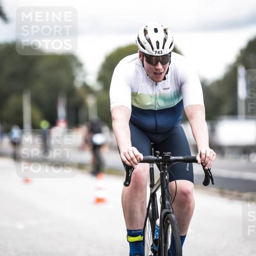 16.08.2026 - KN Förde Triathlon 2026 H.Heesch http://msf.ph/oto/9986373 16.08.2026 13:10:06 Radfahren 504, 524, 594, 595, 704, 743 meine-sportfotos.de