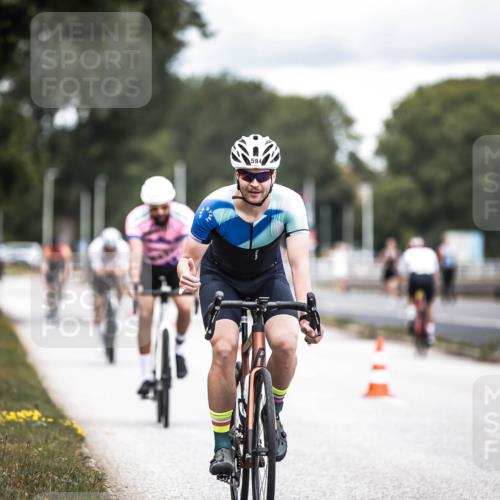16.08.2026 - KN Förde Triathlon 2026 H.Heesch http://msf.ph/oto/9986375 16.08.2026 13:10:10 Radfahren 504, 594, 595, 718, 732 meine-sportfotos.de