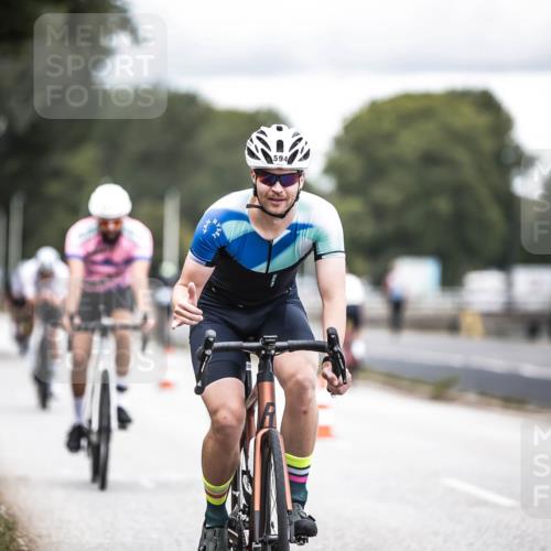 16.08.2026 - KN Förde Triathlon 2026 H.Heesch http://msf.ph/oto/9986381 16.08.2026 13:10:10 Radfahren 504, 594, 595, 718, 732 meine-sportfotos.de