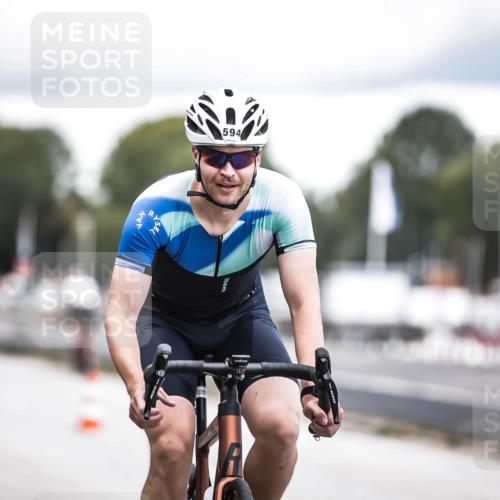 16.08.2026 - KN Förde Triathlon 2026 H.Heesch http://msf.ph/oto/9986390 16.08.2026 13:10:11 Radfahren 594, 595, 710, 718, 732 meine-sportfotos.de