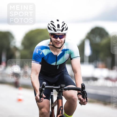 16.08.2026 - KN Förde Triathlon 2026 H.Heesch http://msf.ph/oto/9986391 16.08.2026 13:10:11 Radfahren 594, 595, 710, 718, 732 meine-sportfotos.de